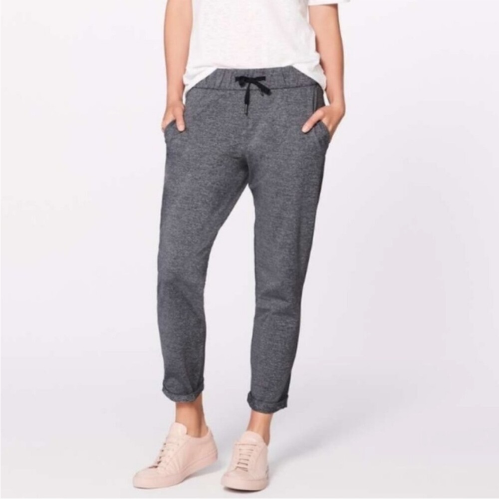 Lululemon on the Fly 27’ heathered grey